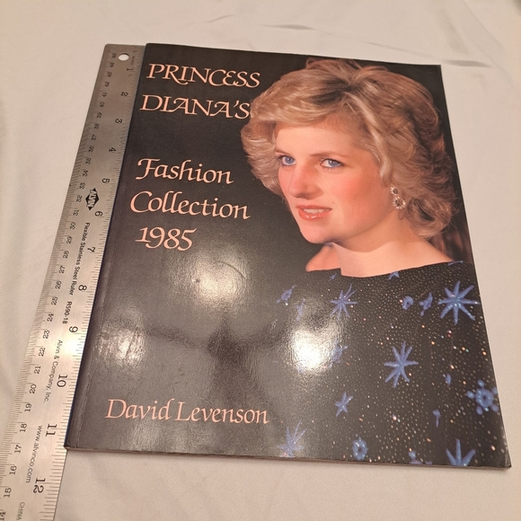 PRINCESS DIANA'S FASHION COLLECTION 1985 by DAVID LEVENSON - Picture 11 of 11